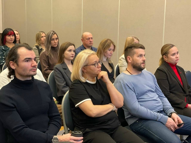 Прошёл круглый стол «Развитие предпринимательства и внедрение нейросетей в бизнес»